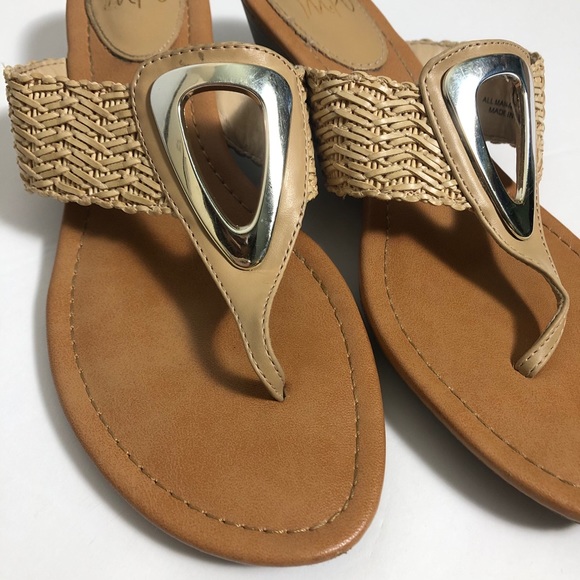 Impo Thong sandals ginger/Tan Size 6.5M - Picture 2 of 10